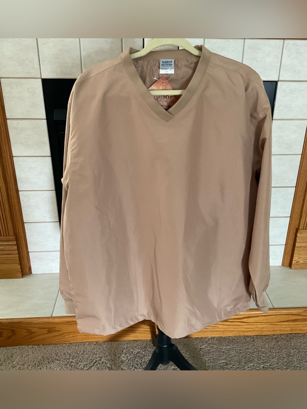 NWT HPI Direct Signature V-Neck Tan Windshirt Pullover - Men’s (Unisex) Large